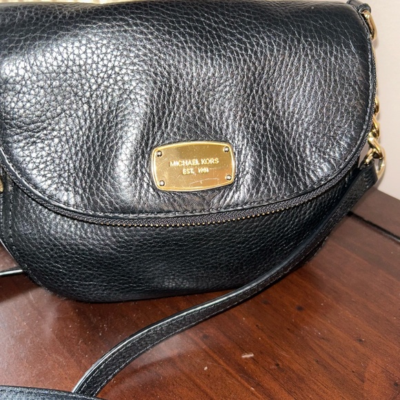 Michael Kors Small Bedford Flap - Picture 2 of 10